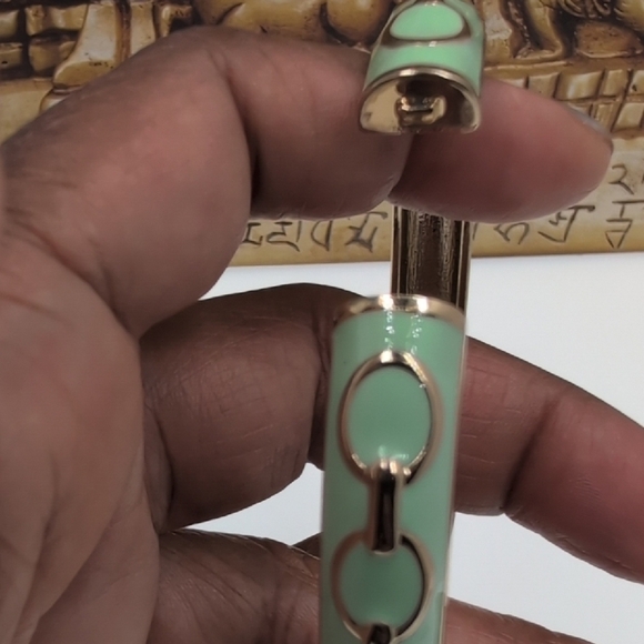 Premier Designs Green and Gold Bracelet Excellent Condition - Picture 5 of 6